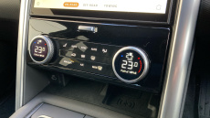 Land Rover Discovery 3.0 D300 Dynamic SE 5dr Auto Diesel Station Wagon